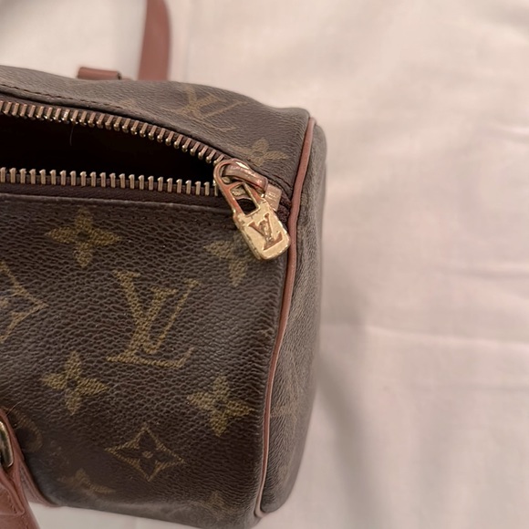 Louis Vuitton Papillon Handbag - Picture 3 of 9